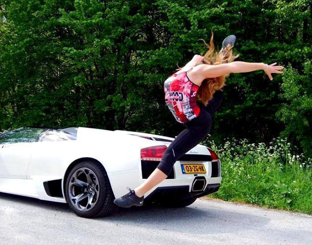 তবে ভেরোনা এ কথাও জানিয়েছেন গত আট বছর ধরে তিনি এই কাজ উপভোগ করছেন। মনে হচ্ছে, বয়ফ্রেন্ডের সঙ্গে সুন্দর সময় কাটছে। সোশ্যাল মিডিয়াতেও তিনি যথেষ্ট জনপ্রিয়। তাঁর ফেসবুক প্রোফাইল অনুরাগীদের শুভেচ্ছায় ভরা। (ছবি:সোশ্যাল মিডিয়া)