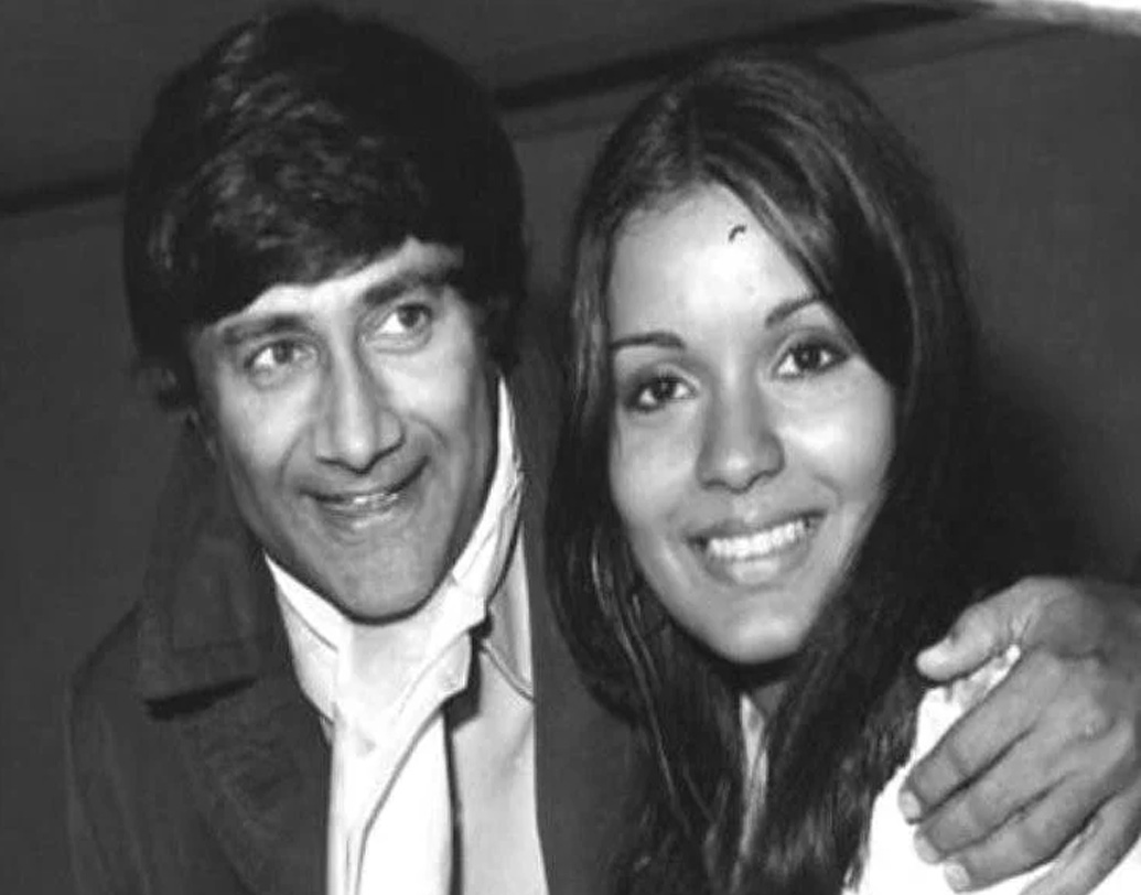 হতাশ জিনাত ভেবেছিলেন অভিনয় ছেড়ে মাল্টা চলে যাবেন। থাকবেন মা এবং সৎ বাবার সঙ্গে। কিন্তু পরিকল্পনা পাল্টে দিল দেব আনন্দের একটা ফোনকল। দেব আনন্দ জিনাত-কে ‘হরে রাম হরে কৃষ্ণ’ ছবিতে অভিনয়ের সুযোগ দেন। (ছবি:সোশ্যাল মিডিয়া)