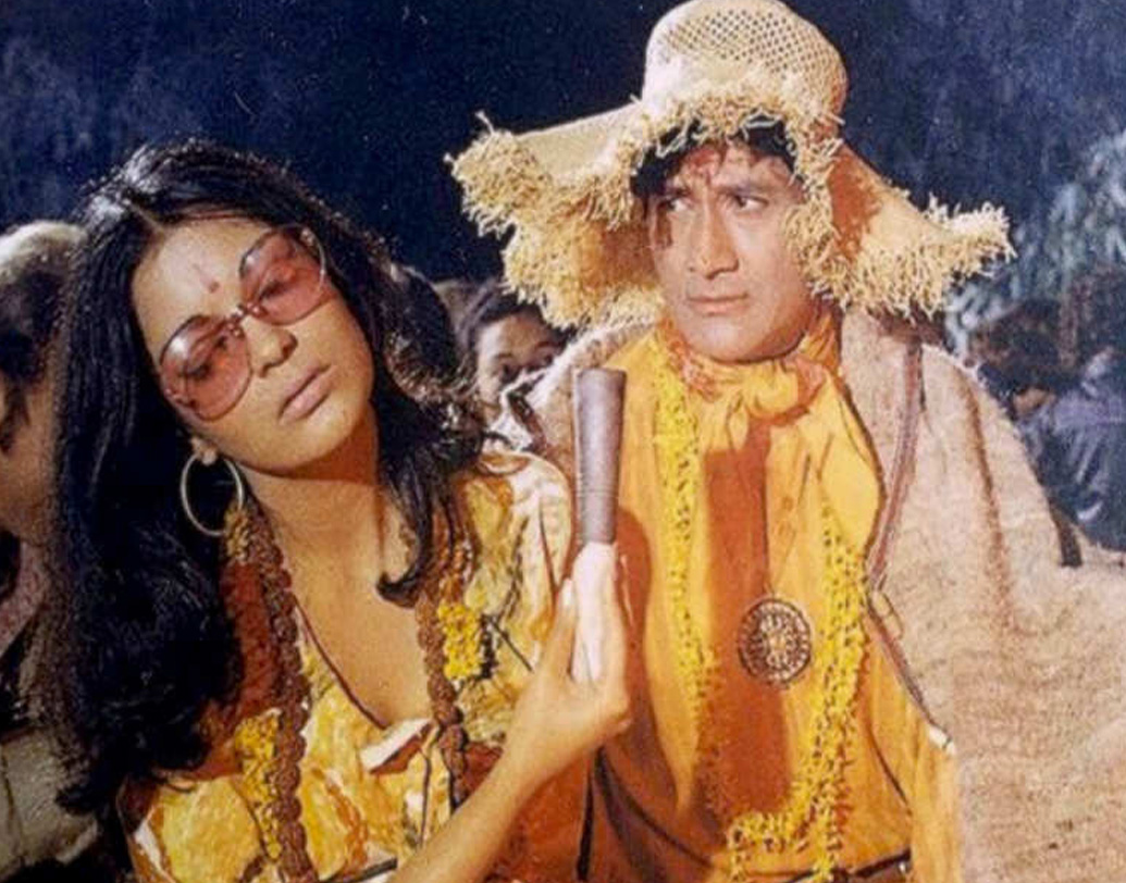 এই ভূমিকায় প্রথমে অভিনয় করার কথা ছিল জাহিদার। কিন্তু তিনি অফার ফিরিয়ে দেওয়ায় সেই সুযোগ পান জিনাত আমন। ছবিতে আর ডি বর্মনের সুরে ‘দম মারো দম’ গানের সঙ্গে জিনাতের পারফরম্যান্স বলিউডের ইতিহাসে আইকনিক হয়ে যায়। (ছবি:সোশ্যাল মিডিয়া)