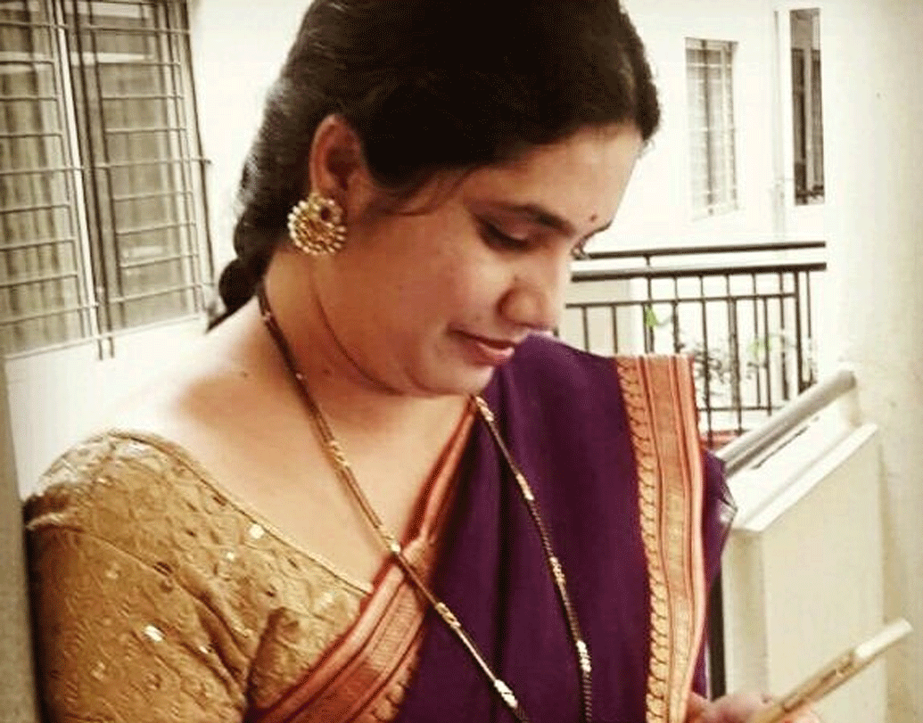 কয়েকজন সহযোগী নিয়েছিলেন জয়ন্তী। তাঁরা সারাদিন ব্যবসার কাজ দেখাশোনা করতেন। প্রথমে বাড়ির গ্যারাজেই শুরু করেছিলেন ব্যবসা।