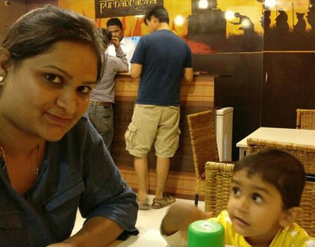 খাবার নষ্ট রুখতে এক অভিনব পথ বার করেছেন জয়ন্তী। কোনও গ্রাহক যদি একটুও খাবার নষ্ট না করেন, তা হলে তিনি বিলে ৫ শতাংশ ছাড় পাবেন। এবং যিনি খাবার নষ্ট করবেন, তাঁকে বিলে দু’শতাংশ বেশি দিতে হবে।