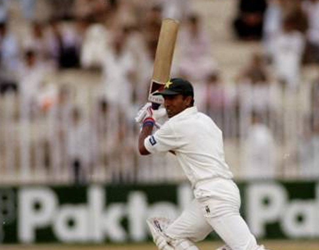 ১৩ বছর ধরে সইদ আনোয়ারের ওয়ান ডে তে সর্বোচ্চ রানের রেকর্ড অক্ষত ছিল। জিম্বাবোয়ের চার্লস কভেন্ট্রি-ও এই স্কোর করেন। তাঁদের যুগ্ম রেকর্ড ভেঙে যায় সচিন তেন্ডুকরের ব্যাটে। ২০১০-এ দক্ষিণ আফ্রিকার বিপক্ষে ২০০ রানে অপরাজিত থাকেন সচিন।