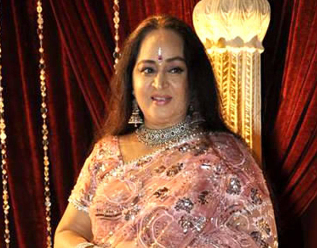 সোমার কেরিয়ার শুরু ঋষি কপূরের বিপরীতে ‘বারুদ’ ছবিতে। বড় ও ছোট পর্দা, বিনোদনের দুই মাধ্যমেই অভিনয় করেছেন তিনি। তাঁর সাম্প্রতিক কাজের মধ্যে উল্লেখযোগ্য হল ‘ক্যায়া কুল হ্যায় হাম’, ‘কাল হো না হো’ এবং টিভি শো ‘ইয়ারো কা টশন’।