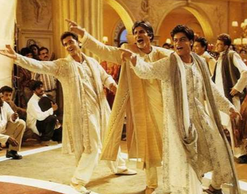 ‘কভি খুশি কভি গম’ ছবিতে ১৯৯১ সালের পটভূমিতে কাজল গাইছেন ‘আতি ক্যায়া খান্ডালা’। অথচ আমির খানের ‘গুলাম’ মুক্তি পেয়েছে ১৯৯৮ সালে।  (ছবি: ফেসবুক)