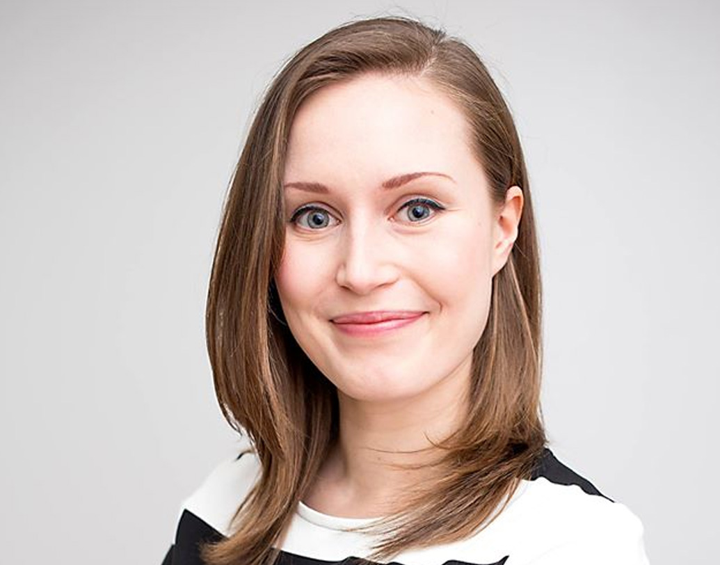 এর আগে বিশ্বের কনিষ্ঠতম প্রধানমন্ত্রী ছিলেন ইউক্রেনের ওলেক্সি হোঞ্চারুক। সম্প্রতি ৩৫ বছর বয়সে তিনি প্রধানমন্ত্রিত্বের দায়িত্ব নেন। তাঁকে রেকর্ডের দৌড়ে টেক্কা দিয়েছেন সানা ম্যারিন।