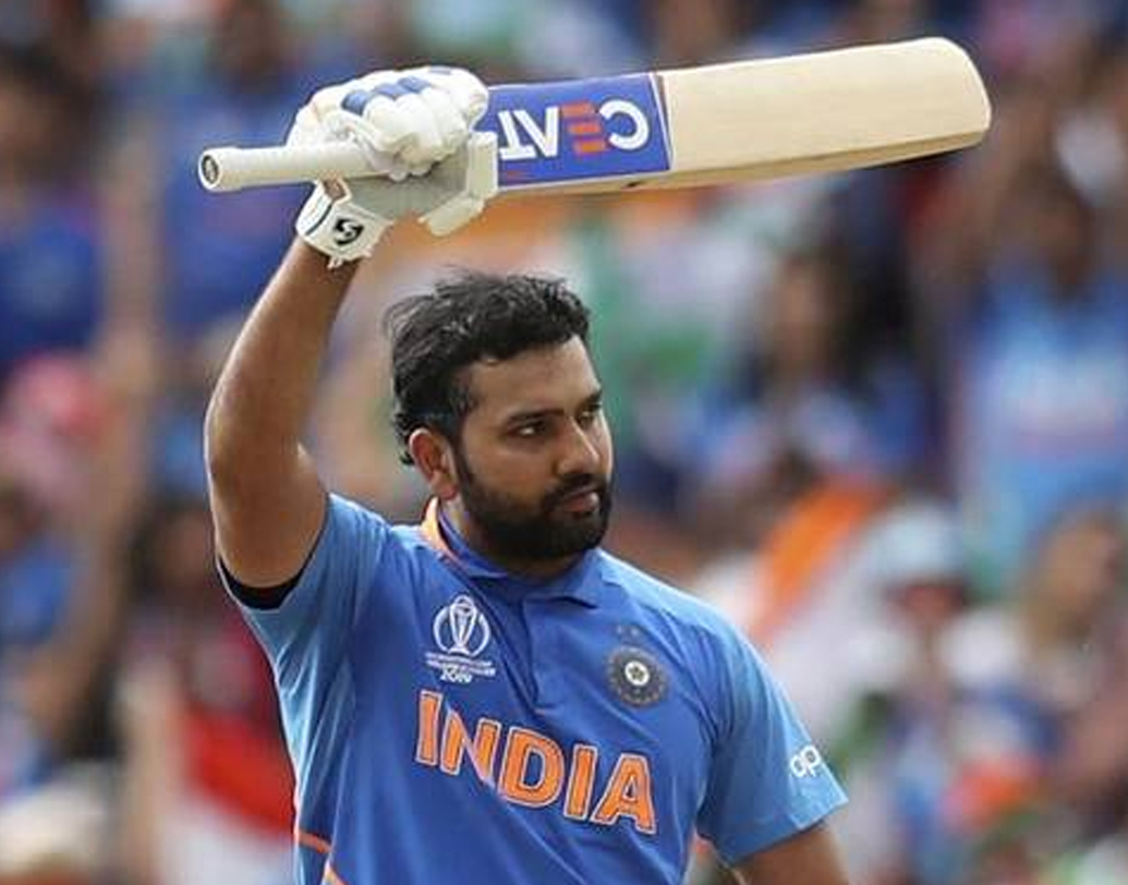 রোহিত শর্মা: দুটো টি টোয়েন্টি হয়ে গেলেও রান পাননি রোহিত শর্মা। তৃতীয় টি টোয়েন্টির বল গড়াচ্ছে তাঁর ঘরের মাঠে। চেনা মাঠে ঝড় তুলতে দেখা যেতেই পারে রোহিতকে।