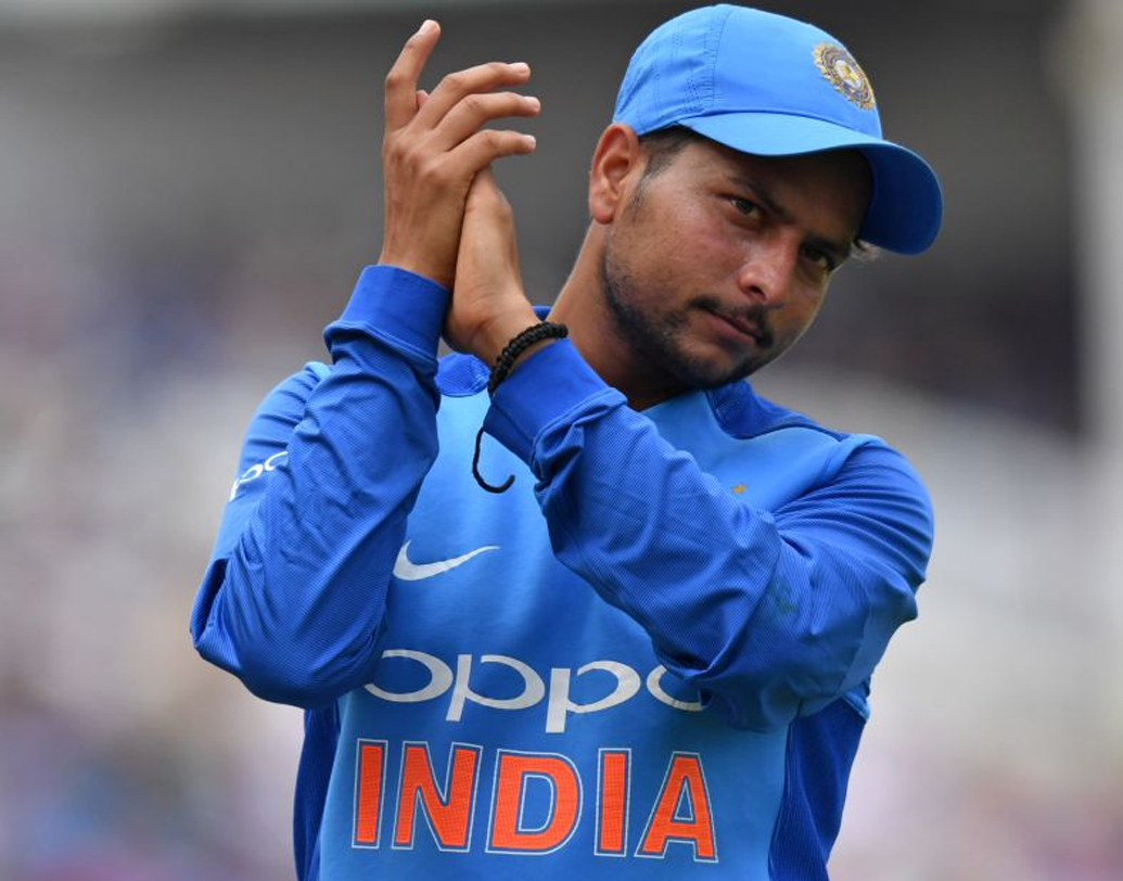 কুলদীপ যাদব: যুজবেন্দ্র চহালকে বিশ্রাম দিয়ে তৃতীয় টি টোয়েন্টি ম্যাচে কুলদীপ যাদবকে সুযোগ দিতে পারেন বিরাট কোহালি। প্রথম টি টোয়েন্টিতে চহাল দুটো উইকেট নেন। দ্বিতীয় টি টোয়েন্টিতে চহালের ভেলকি আগেভাগেই ধরে ফেলেন ক্যারিবিয়ানরা। রান দিয়ে ফেলছেন তিনি। মুম্বইয়ের সিরিজ নির্ণায়ক ম্যাচে চহালের জায়গায় কুলদীপকে দেখা যেতেই পারে।