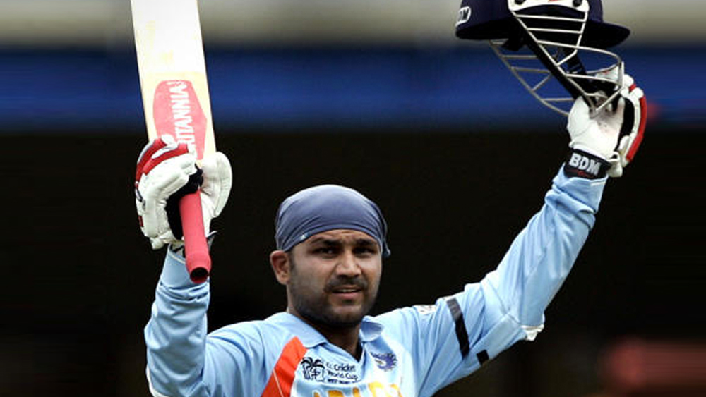 বীরেন্দ্র সহবাগ: প্রসাদের নেতৃত্বে জাতীয় নির্বাচকদের বিরুদ্ধে সবচেয়ে বড় অভিযোগ ছিল আন্তর্জাতিক আসরের অনভিজ্ঞতা। পাঁচ নির্বাচক মিলে মোট খেলেছিলেন ১৩ টেস্ট। এর মধ্যে দু’জন অবশ্য টেস্ট খেলেনইনি। আর তিনজনে মিলে খেলেছিলেন মোট ৩১ একদিনের ম্যাচ। সহবাগ প্রধান নির্বাচক হলে এই অভিযোগ উড়ে যাবে গ্যালারিতে।