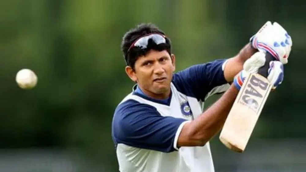 ভেঙ্কটেশ প্রসাদ: ২০১৮ সালে ভারতের অনূর্ধব-১৯ দল বিশ্বকাপে চ্যাম্পিয়ন হয়েছিল। সেই দলের প্রধান নির্বাচক ছিলেন প্রসাদ। কিন্তু কিংস ইলেভেন পঞ্জাবের কোচ হওয়ার জন্য দায়িত্ব ছাড়েন তিনি। কেরিয়ারে ৩৩ টেস্ট ও ১৬১ একদিনের ম্যাচ খেলেছেন তিনি। ২০১৬ সালে প্রধান কোচের পদের জন্য আবেদন করেছিলেন প্রসাদ।