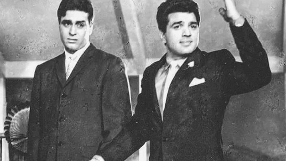 পঞ্চাশ-ষাটের দশক ধরে বলিউড শাসন করা নায়কদের অন্যতম রাজেন্দ্র কুমার। ১৯২৯ সালের ২০ জুলাই ব্রিটিশ শাসনাধীন ভারতের শিয়ালকোটে (অধুনা পাকিস্তান) জন্ম হয় তাঁর। রাজেন্দ্রর পিতামহ ছিলেন সেনাবাহিনীর চুক্তিবদ্ধ কর্মী। বাবা ছিলেন করাচির বস্ত্র ব্যবসায়ী। দেশভাগের পর তাঁদের পরিবার পাকিস্তান ছেড়ে মুম্বইয়ে এসে বসবাস করতে শুরু করে। অবিভক্ত ভারতের ছবির পাশাপাশি দেশভাগের ক্ষত, দুই-ই মিশেছিল তাঁর শৈশব-কৈশোর জুড়ে।