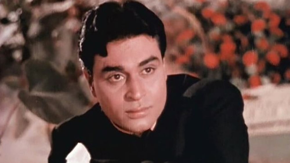 পরিচালনার পর ধীরে ধীরে অভিনয়েও হাত পাকাতে শুরু করেন রাজেন্দ্র। দেশভাগের যন্ত্রণা যখন বলিউডের নানা ছবির বিষয় হয়ে উঠছে, সেই সময় মাত্র ২১-এই ‘জোগান’ ছবিতে অভিনয়ের সুযোগ পান তিনি। ফিল্মি কেরিয়ারে সেটিই তাঁর প্রথম ব্রেক।