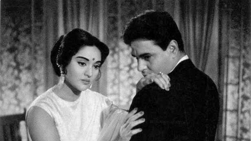 রাজেন্দ্র কুমারের সঙ্গেও প্রেম ঘন হয় বৈজয়ন্তীমালারও। এমনকি, বৈজয়ন্তীমালাকে বিয়ের প্রস্তুতি নিলে রাজেন্দ্রের স্ত্রী তাঁদের সন্তান-সহ বাড়ি থেকে বেরিয়ে যান। রাজেন্দ্র বাধ্য হন বৈজয়ন্তীমালাকে বিয়ে করার সিদ্ধান্ত থেকে পিছিয়ে আসতে।