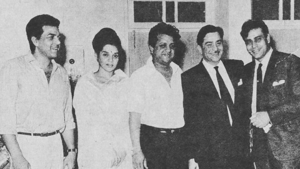 রাজেন্দ্র কুমার আছেন শুনে প্রযোজকরা গল্প তেমন পছন্দ না হলেও টাকা ঢালতেন, জানতেন লভ্যাংশ উঠে আসবে ঠিকই। ‘দিল এক মন্দির’, ‘সঙ্গম’, ‘আয়ি মিলন কি বেলা’, ‘আরজু’, ‘ঝুক গয়া আশমান’, ‘তলাশ’ ইত্যাদি ছবিতে তাঁর অভিনয় আজও মনে রেখেছেন সিনেমাপ্রেমীরা।