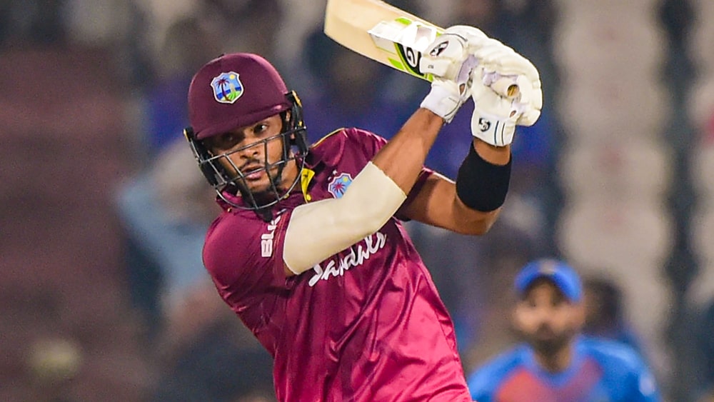 ব্রেন্ডন কিং: ভারতের বিরুদ্ধে টি-টোয়েন্টি সিরিজে সদ্য খেললেও তেমন নজর কাড়তে পারেননি ক্যারিবিয়ান এই ওপেনার। কিন্তু তা দিয়ে এই ওয়েস্ট ইন্ডিয়ানকে বিচার করলে ভুল হবে। কারণ, ক্যারিবিয়ান প্রিমিয়ার লিগে রীতিমতো মেজাজে ব্যাট করেছেন ব্রেন্ডন কিং। তিনিই টুর্নামেন্টের সর্বাধিক রান সংগ্রহকারী।