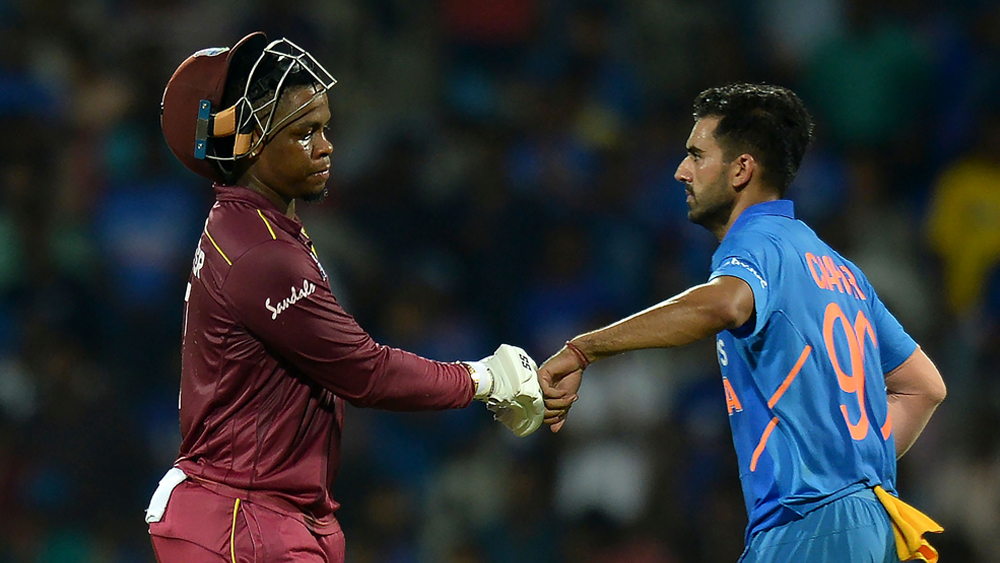 কেন হারল ভারত? প্রথম কারণ অবশ্যই শিমরন হেটমায়ার। যাঁকে এ বার থেকে ‘হিট’মায়ার বলেও ডাকা যেতে পারে। ১০৬ বলে ১৩৯ রানের বিধ্বংসী ইনিংস খেললেন তিনি। যাতে ১১টি চার ও সাতটি ছয়। এই ইনিংস একদিনের ক্রিকেটে সেরাগুলোর তালিকায় নিঃসন্দেহে ঢুকে পড়বে।