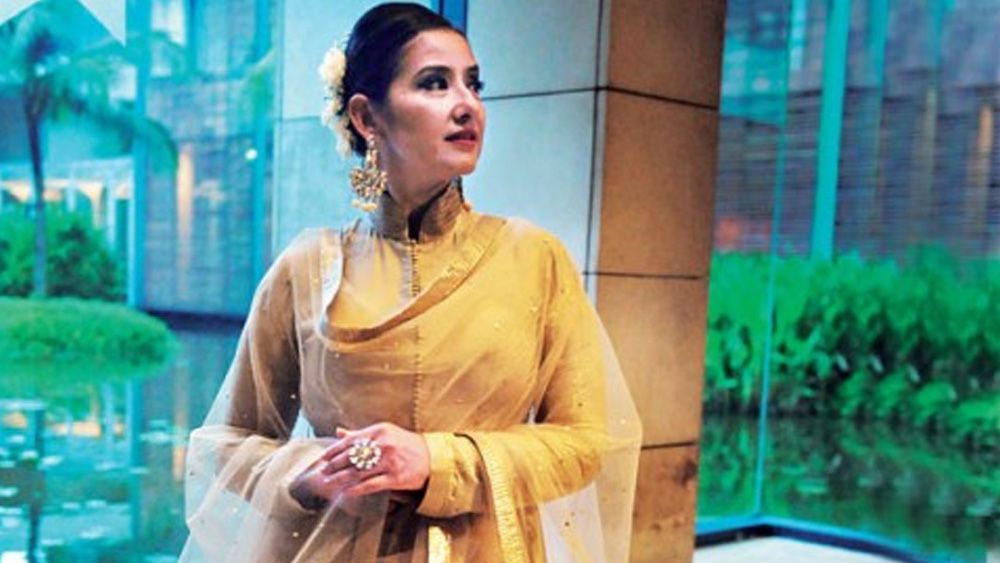 এরপর ‘বম্বে’, ‘অগ্নিসাক্ষী’, ‘ইয়ারানা’, ‘দারার’, ‘ইন্ডিয়ান’, ‘খামোশি দ্য মিউজিক্যাল’ ছবিতে অভিনয়ের সুবাদে ইন্ডাস্ট্রিতে প্রথম সারির নায়িকা হয়ে ওঠেন মনীষা। ‘খামোশি’ ছবিতে মনীষার অভিনয় বলিউডের আইকনিক কাজগুলির মধ্যে অন্যতম। বক্স অফিসে ব্যর্থ হলেও এই ছবি মনীষার মুকুটে নতুন পালক যোগ করে।