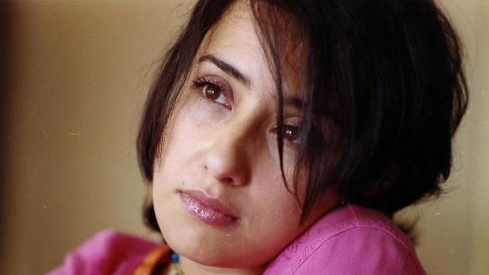 ২০১২ সাল মনীষার কাছে একাধিক দুঃসংবাদ বয়ে আনে। বিয়ে ভাঙার পাশাপাশি সে বছরই জানা যায়, তিনি ওভারিয়ান ক্যানসারে আক্রান্ত। প্রথমে মুম্বই, তারপরে তাঁর চিকিৎসা হয় আমেরিকায়।