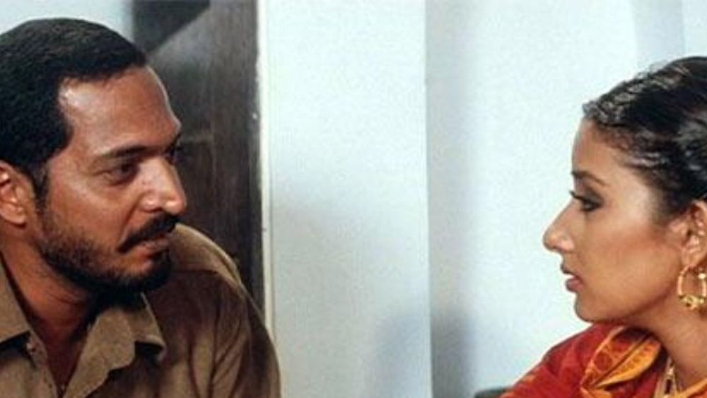 বিভিন্ন সময়ে একাধিক পুরুষের সঙ্গে তাঁর নাম জড়িয়েছে। বিভিন্ন বয়স এবং পেশার মানুষ এসেছেন তাঁর জীবনে। নানা পাটেকর এবং মনীষার প্রেম তো একসময় ছিল ইন্ডাস্ট্রির বহুচর্চিত গুঞ্জন। শোনা যায়, নানার কাছে শারীরিক আঘাত পাওয়ার পরে সম্পর্ক ভেঙেছিলেন মনীষা।