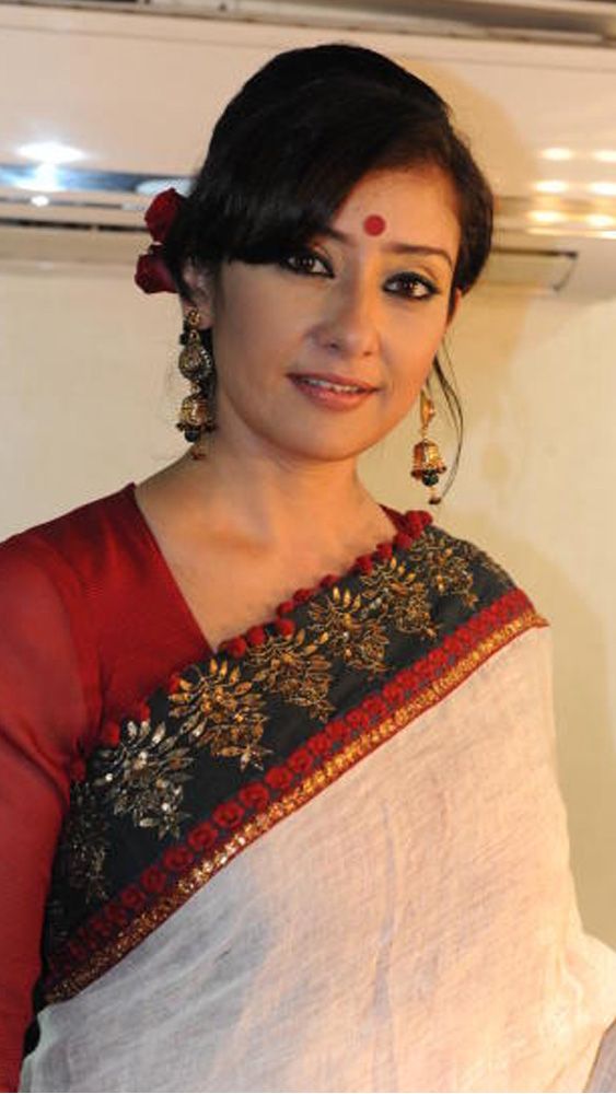 ৪৯টি বসন্ত পেরিয়ে এখন নতুন করে জীবনের অর্থকে খুঁজে পান। জানিয়েছেন এই মৃত্যুঞ্জয়ী চিরসবুজ অভিনেত্রী।