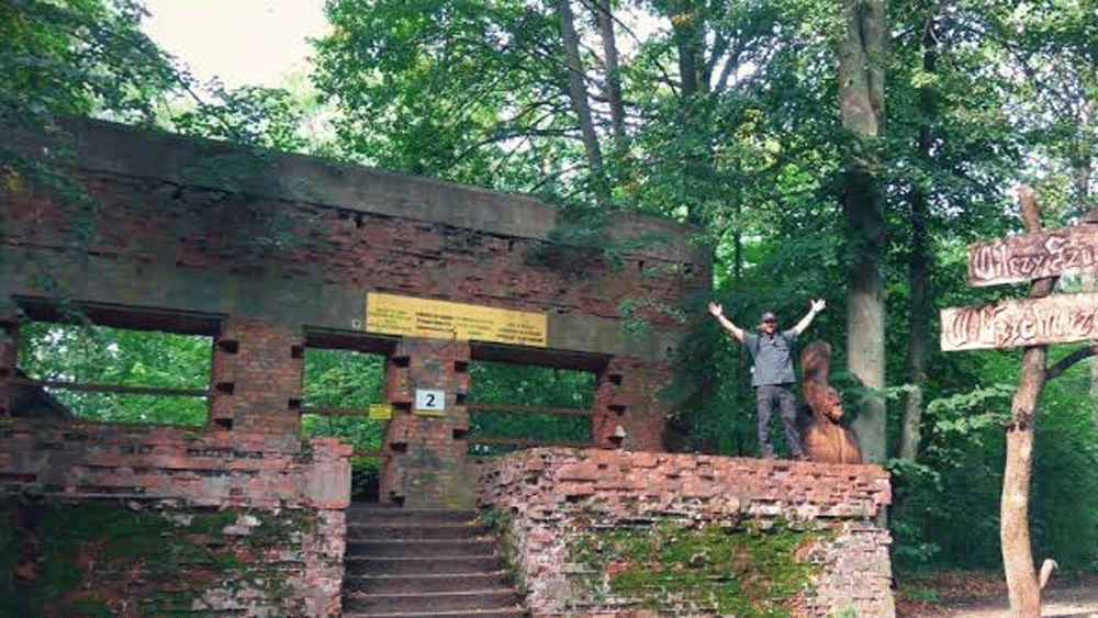 এই সদর দফতরে বসেই হিটলার তাঁর শীর্ষ অনুচরদের সঙ্গে সিদ্ধান্ত নেন সোভিয়েত ইউনিয়ন আক্রমণ ও ইউরোপ থেকে ইহুদিদের নির্মূল করার।