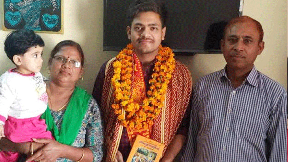 রাজস্থান জুডিশিয়াল সার্ভিসের মেনস পরীক্ষায় ৩০০-য় ১৬৯ পেয়েছেন ময়ঙ্কপ্রতাপ। ইন্টারভিউয়ে তাঁর সংগ্রহ ৩৫-এ ২৮। এখন অপেক্ষা করছেন ডকুমেন্ট ভেরিফিকেশন পর্বের।