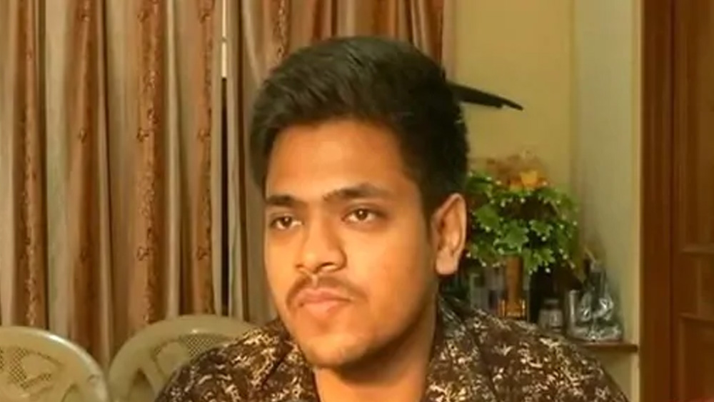 একটি বিষয়ে বর্তমান তরুণ প্রজন্মের সঙ্গে আকাশপাতাল পার্থক্য ময়ঙ্কপ্রতাপের। তিনি ইন্টারনেট ব্যবহার করেন শুধুমাত্র পড়াশোনার জন্য।