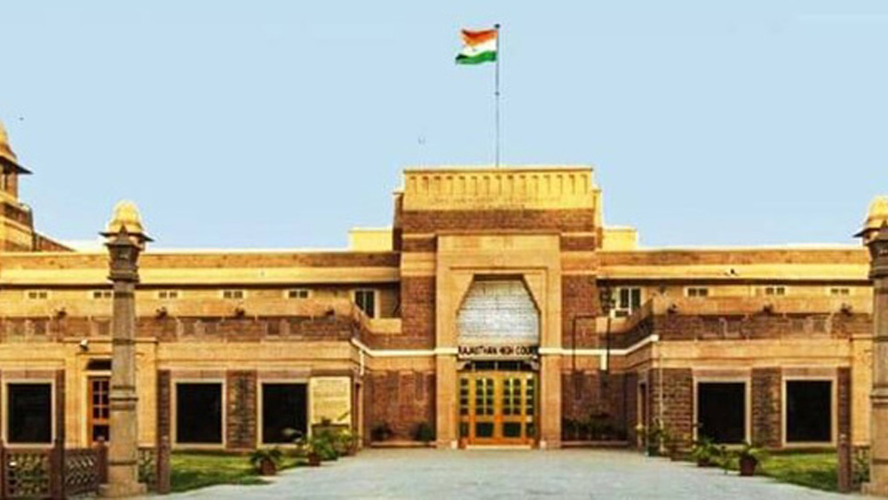 এর আগে রাজস্থান জুডিশিয়াল সার্ভিসেস পরীক্ষায় বসার ন্যূনতম বয়স ছিল ২৩ বছর। এ বছরেই রাজস্থান হাইকোর্ট তা কমিয়ে করেছে ২১ বছর। তার ফলে ময়ঙ্কপ্রতাপ এই পরীক্ষায় বসতে পেরেছেন। না হলে তাঁকে আরও দু’বছর অপেক্ষা করতে হত।