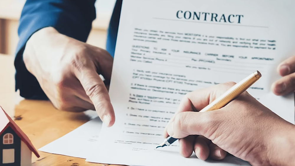 চ্যানেলের অনুমতি ছাড়া প্রতিযোগীরা মিডিয়ার সামনে বিগ বস সংক্রান্ত কোনও কথা বলতে পারেন না।