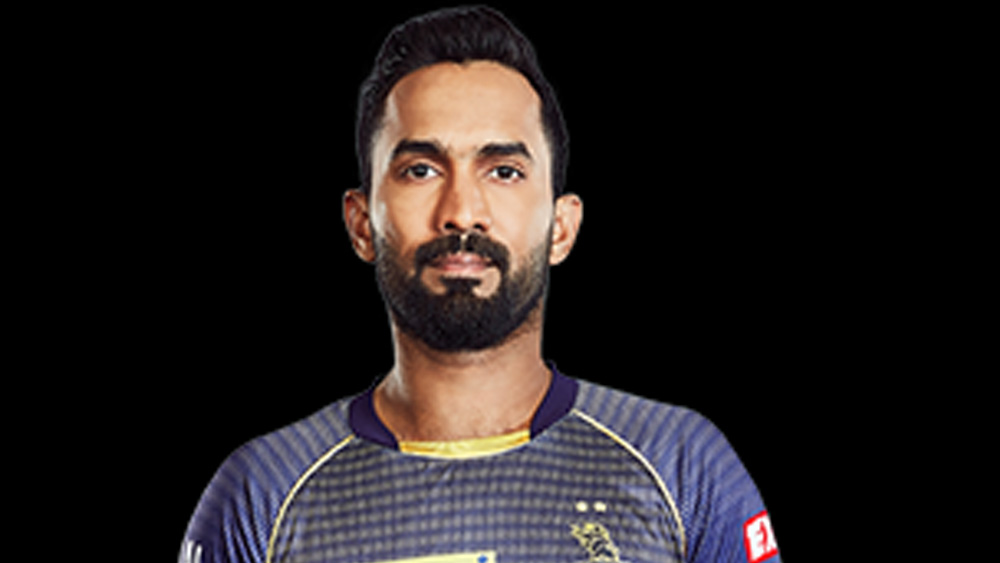 গত মরসুমের মতো দীনেশ কার্তিক এ বারও কলকাতা নাইট রাইডার্সের অধিনায়ক থাকছেন। ভারতীয় উইকেটরক্ষক ও ব্যাটসম্যানের জন্য ৭ কোটি ৪০ লক্ষ টাকা খরচ করেছে শাহরুখের দল।