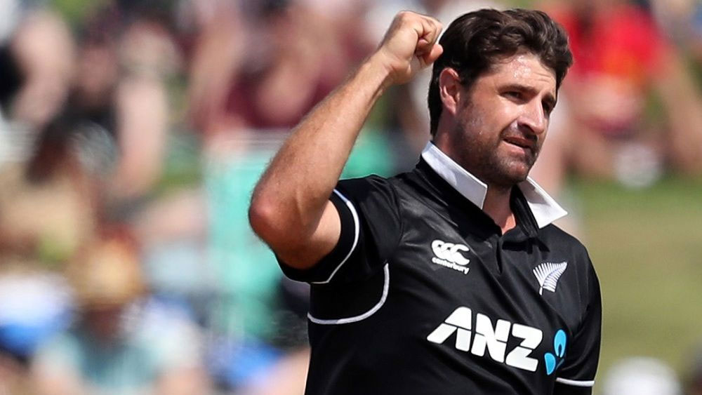 যেমন ধরা যাক, নিউজিল্যান্ডের কলিন দে গ্র্যান্ডহোমের কথা। দলে ব্যাট-বলের চালিকাশক্তিটি আরও মজবুত করে তুলতে তাঁকে বাদ দেওয়ার কথা ভাবাই যায় ন। বিশ্বের তাবড় টি-২০ অলরাউন্ডারদের মধ্যে তিনি অন্যতম সেরা! জাতীয় দলের টি-২০-তে বিশেষজ্ঞ খেলোয়াড় হিসেবেই জায়গা পেয়ে থাকেন এই নিউজিল্যান্ডের তারকা। অথচ ২০২০-র আইপিএলে কোনও দল পাননি তিনি। তাঁকেও আমাদের এই একাদশে ঠাঁই দিলে তা মন্দ হবে না মোটেই।