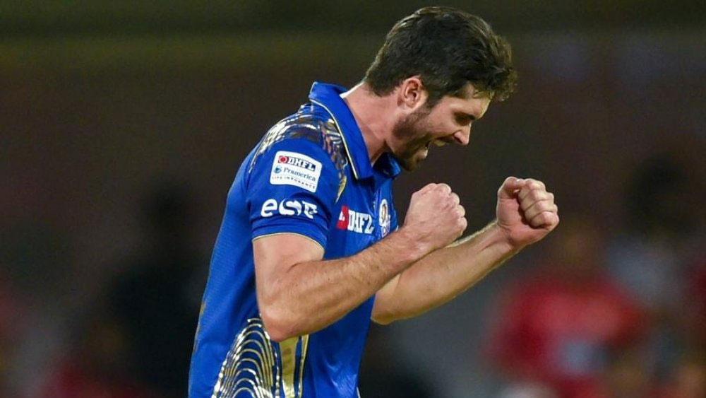 নিজেকে টি-২০-র ধাঁচেই গড়ে তুলেছেন একটু একটু করে। ২০১৬-য় হায়দরাবাদের হয়ে টি-২০ খেলা শুরু করেন অস্ট্রেলীয় অলরাউন্ডার বেন কাটিং। তার পর থেকেই নিজের খেলার ধরন বদলেছেন। টি-২০-র ফর্ম্যাটে নিজেকে খাপ খাইয়ে নিলেও এ বছর কোনও দলই কেনেনি তাঁকে। আমাদের এই একাদশে কাটিংকে অন্যতম অলরাউন্ডার হিসেবে দলে রাখাই যায়।