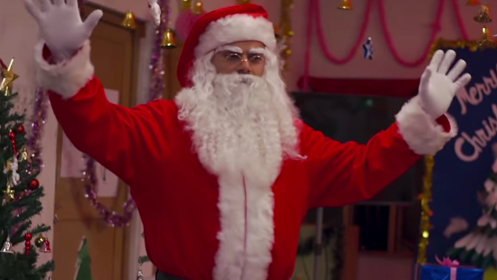 Viral Video: Viral Kohli dressed as Santa for kids in a shelter home in Kolkata dgtl