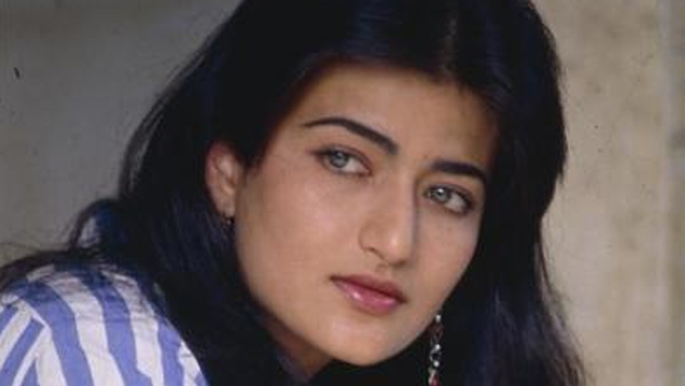 খুব সহজে মূলস্রোতের বাণিজ্যিক ছবির নায়িকা হয়ে উঠতে পারেননি সারিকা। কারণ তাঁর চেহারায় ছিল পশ্চিমী প্রভাব। ভারতীয় বিনোদন জগতে তাঁর চেহারার গ্রহণযোগ্যতা কম ছিল। সব প্রতিকূলতা কাটিয়ে ইন্ডাস্ট্রিতে নিজের জায়গা করে নেন তিনি।