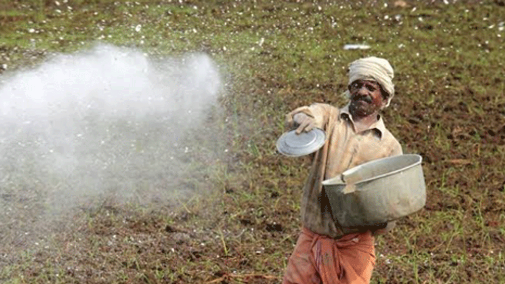 হুকুমচাঁদ প্রথমে যখন পরিবারের কাছে অর্গানিক ফার্মিং-এর কথা বলেছিল, কেউই তাতে রাজি হননি। ফসলের উত্পাদন বাড়ানো এবং বিভিন্ন পোকা-মাকড় থেকে ফসলকে রক্ষা করার জন্য রাসায়নিক সারের প্রয়োগ এ দেশে স্বাভাবিক প্রক্রিয়া।