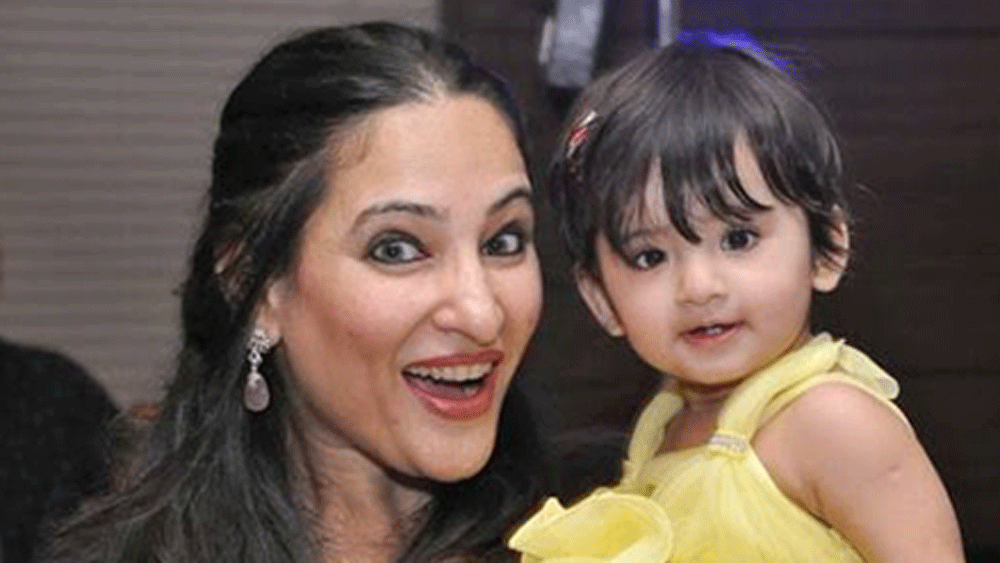 এক সময়ে সচিনের মতো মানুষের সঙ্গে পরিচয়ের জন্য সেই প্রমোটারকে দুষেছিলেন , আজ তাঁকেই ধন্যবাদ দেন রক্সন্দা।