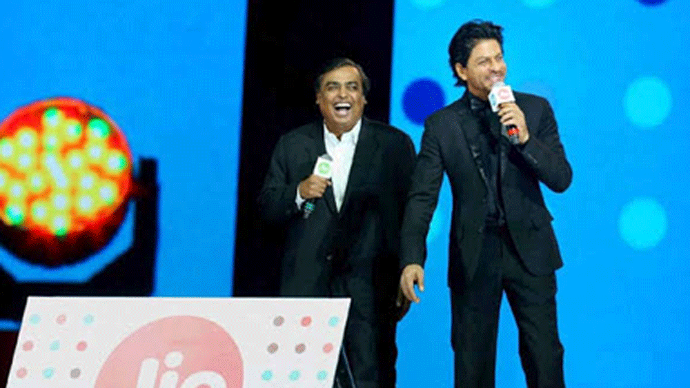 মাত্র তিন মাস আগেই গ্রাহকদের জন্য দিওয়ালি অফার নিয়ে হাজির হয়েছিল রিলায়্যান্স জিয়ো। তাতে সারা দেশে ১৪৯ টাকার প্রিপেড প্ল্যান নিয়ে এসেছিল।