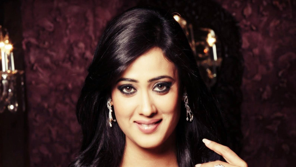 শ্বেতার কাজের মধ্যে অন্যতম হল ‘খিচড়ি’, ‘ইয়ে রিশতা ক্যায়া কেহলতা হ্যায়’, ‘আদালত’, ‘রঙ্গোলি’ এবং ‘পরভরিশ-কুছ খাট্টি কুছ মিঠি’। কাজ করেছেন বড় পর্দাতেও। ‘মদহোশি’, ‘বিন বুলায়ে বরাতি’ এবং ‘মিলে না মিলে হম’-এর মতো ছবিতে তাঁর অভিনয় দর্শকদের মন জয় করে নেয়।