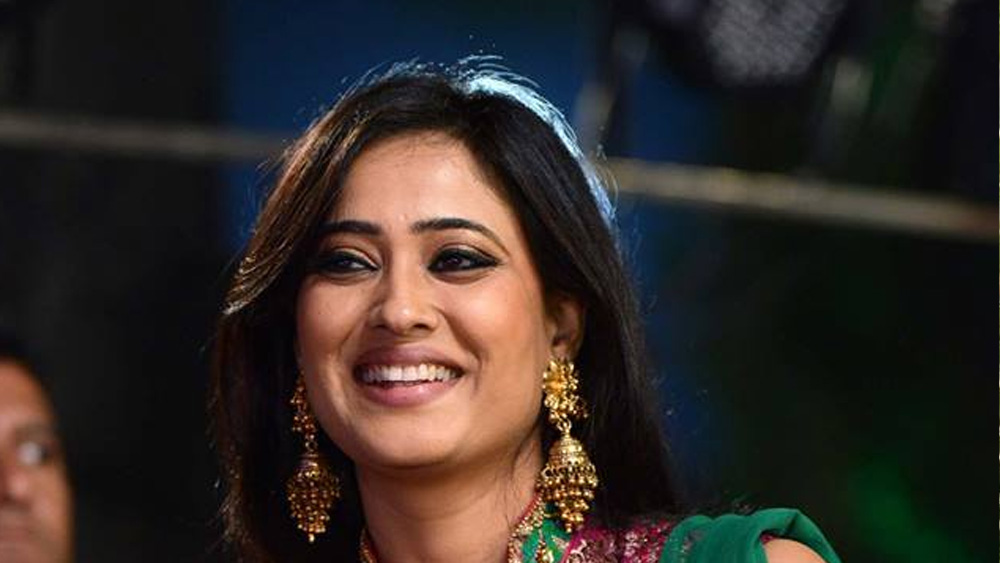 অভিনয়ের পাশাপাশি রিয়েলিটি শোয়েও শ্বেতা নিজের নামের প্রতি সুবিচার করেছেন। তিনি বিগ বস-এর চতুর্থ সিরিজে জয়ী হন। ‘নাচ বালিয়ে’-এর দ্বিতীয় সিরিজে শ্বেতার পারফরম্যান্স ছিল নজরকাড়া।