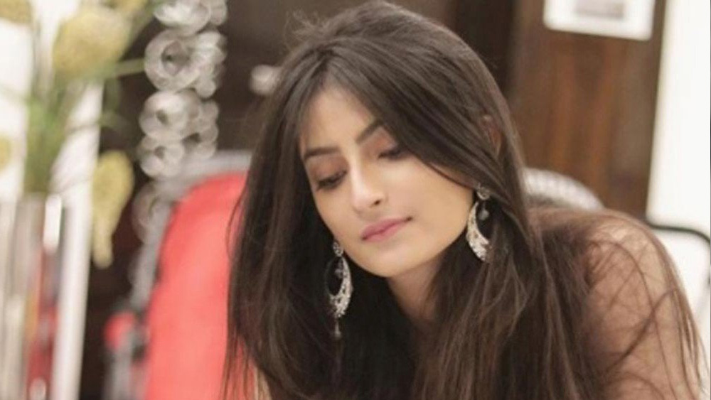 পলকের আরও বক্তব্য, ‘‘সময় হয়েছে মায়ের পাশে দাঁড়ানোর। ওঁর মতো মনের জোর আমি আর কারও মধ্যে দেখিনি। নিজের চোখে মায়ের সংগ্রামের প্রতিটি মুহূর্ত দেখেছি আমি।’’