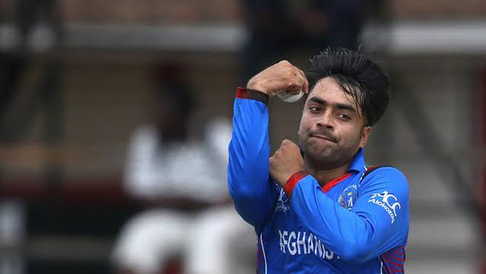 রশিদ খান: আফগান তুর্কি রশিদ খান এখনও পর্যন্ত মোট ৭০টি ওয়ানডে ম্যাচ খেলে ১৩৩টি উইকেট নিয়েছেন। লোয়ার অর্ডারে ব্যাটের হাতটাও মন্দ নয়। আমাদের বর্ষসেরা একাদশে থাকছেন এই আফগান স্পিনার।