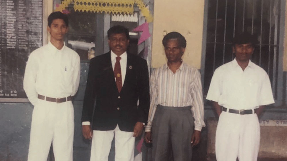 তিনি যখন দশম শ্রেণিতে পড়েন, রেলওয়ে রিক্রুটমেন্ট বোর্ড স্কুলের নবম-দশম শ্রেণিতে একটি পরীক্ষা নেয়। উদ্দেশ্য ছিল উত্তীর্ণদের রেলওয়ের একটি ভোকেশনাল কোর্সের সুযোগ করে দেওয়া। তাতে পরে চাকরির সুযোগও ছিল।