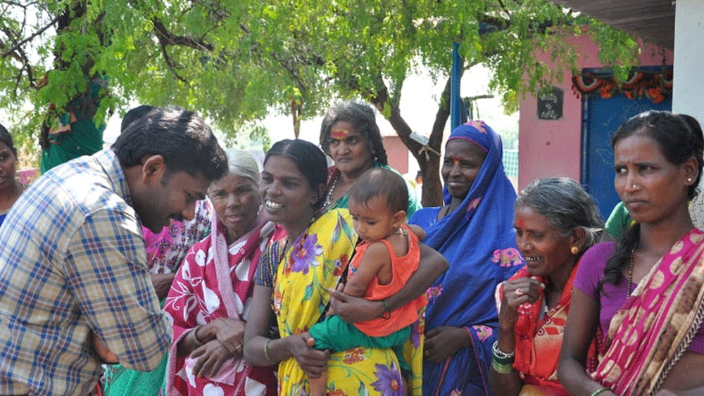 সারাদিন পড়তেন আর রাতে রেলের ডিউটি করতেন। রাতে যাত্রীদের চাপও কিছুটা কম থাকে। ফলে সেই সময়টাও পড়াশোনার কাজে লাগাতেন তিনি। পরীক্ষায় বসার আগের এক বছর ৮-৯ ঘণ্টা পড়াশোনা করতেন তিনি। পরিশ্রমের ফলও সে রকমই হয়েছে।