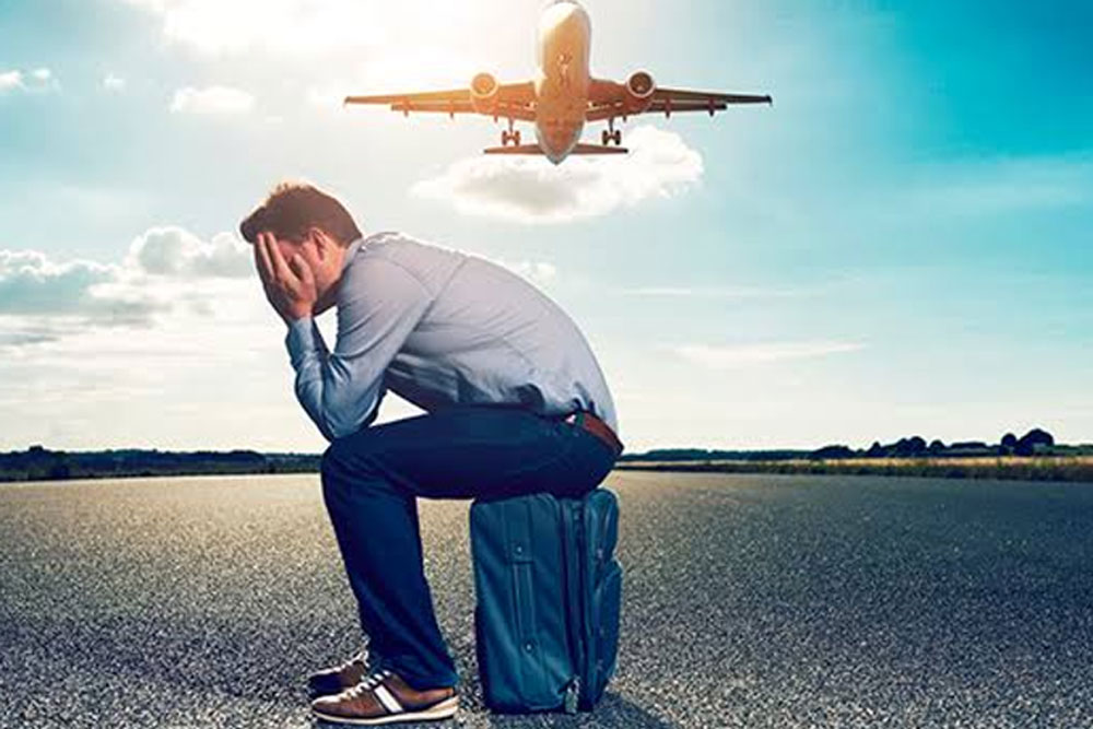 যাত্রীদের সেই মানসিক চাপ কাটানোর জন্যই আসনের রং নীল করা হয়। কেন?