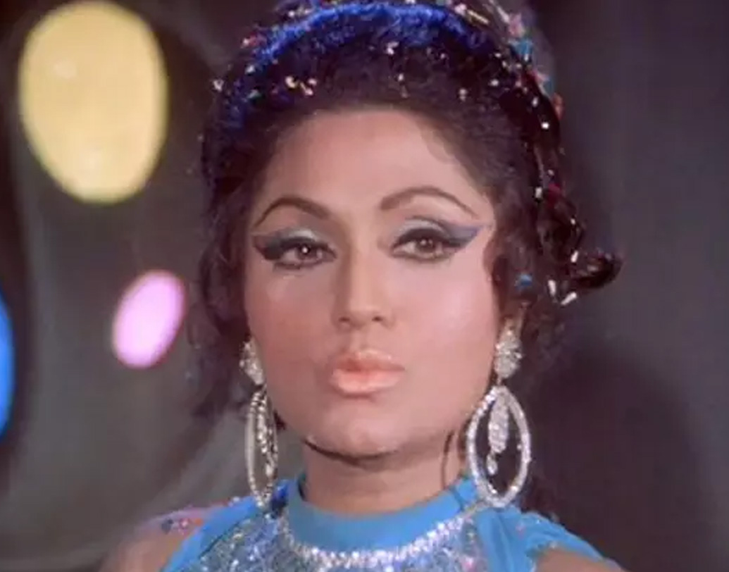 প্রতিবেশী এবং ছোটবেলার বন্ধু চম্পকলাল জাভেরিকে বিয়ে করেন বিন্দু। বিয়ের পরেও অভিনয়ে করেছেন চুটিয়ে। কিন্তু সমস্যা হল সন্তানধারণের সময়ে। প্রথমে মিসক্যারেজ, তারপরে গর্ভধারণের সমস্যার জন্য ডাক্তার পরামর্শ দেন বিশ্রামের। আটের দশকের গোড়ায় অভিনয় থেকে বিরতি নেন বিন্দু।