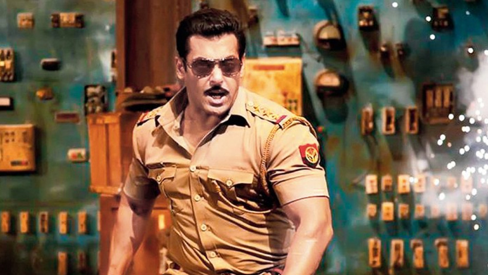 আপাতত ১০০ কোটির ক্লাবেই রাখতে হচ্ছে ‘দবং‌ থ্রি’-কে। ছবি মুক্তি পেয়েছে ২০ ডিসেম্বর। কিন্তু দু সপ্তাহের মধ্যেই সলমন-ম্যাজিক পৌঁছেছে ১৭৯ কোটিতে। এই ছবি যে আরও অনেক রেকর্ড চুরমার করবে, তা নিয়ে সন্দেহ নেই বিশেষজ্ঞদের।