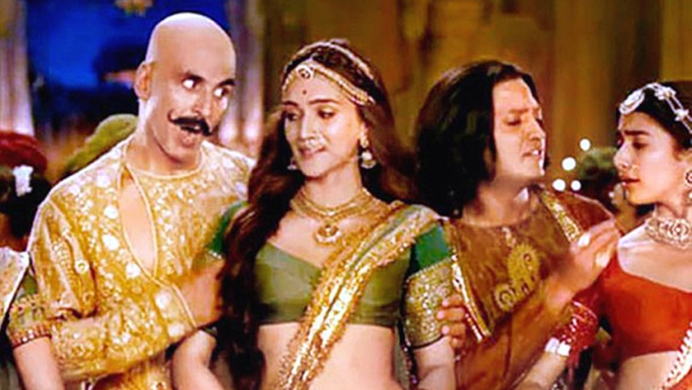 অক্ষয় কুমার, ববি দেওল, রীতেশ দেশমুখ, কীর্তি শ্যানন অভিনীত ‘হাউজফুল ফোর’ মুক্তি পেয়েছিল অক্টোবরে। বহু তারকাখচিত এই ছবি বক্স অফিসে দারুণ সফল। ব্যবসা ছুঁয়েছে ২৭৯ কোটি টাকা।