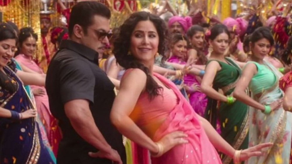 সলমন-ক্যাটরিনার ছবি ‘ভারত’ ঢুকে পড়েছে ৩০০ কোটির ক্লাবে। ৫ জুন মুক্তি পাওয়া এই ছবি বাণিজ্য পৌঁছেছে ৩২৫ কোটিতে।