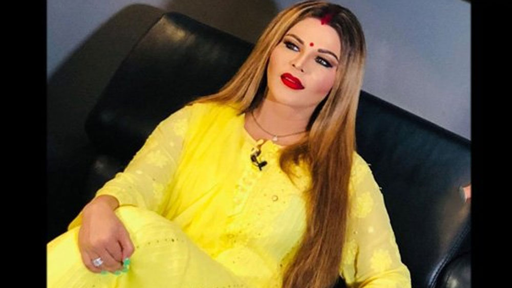 তবে রাখি সবন্তের বিয়ে ঘিরে নেটিজেনদের মনে জল্পনা রয়েছে। চলতি বছরের জুলাইয়ে বিয়ে করলেও এখনও নিজের স্বামীকে প্রকাশ্যে আনেননি তিনি।