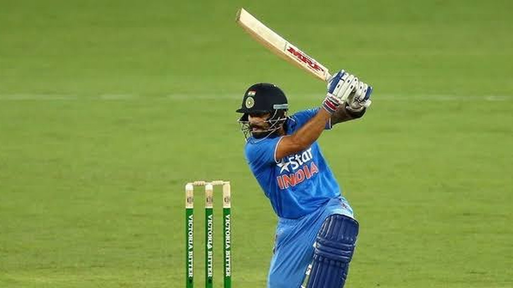 কোহালিয়ানা : সব ফর্ম্যাট মিলিয়ে ২০১৯-এর সর্বোচ্চ রান সংগ্রহকারী ফের বিরাট কোহালি। তাঁর রানসংখ্যা ২৪৫৫। দ্বিতীয় স্থানে রয়েছেন রোহিত শর্মা। ২৪৪২ রানে বছর শেষ করেন তিনি। এই নিয়ে টানা চার বছর সব ফর্ম্যাট মিলিয়ে সর্বোচ্চ রানের মালিক হওয়ার কৃতিত্ব দেখালেন ভারতীয় অধিনায়ক।