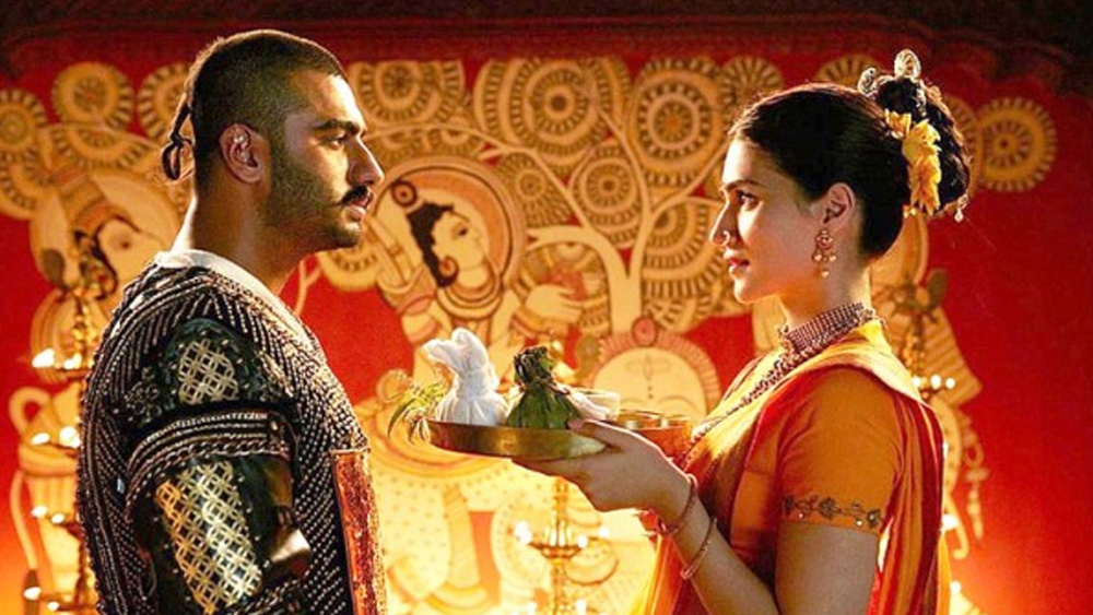 পানিপথের তৃতীয় যুদ্ধ নিয়ে তিন বছর পরে ডিসেম্বরে পর্দায় ফিরেছিলেন আশুতোষ গোয়ারিকর। কিন্তু তাঁর আগের ছবি ‘মহেঞ্জোদাড়ো’-র মতোই ‘পানিপথ’-ও হালে পানি পেল না। অর্জুন কপূর, সঞ্জয় দত্তের অভিনয়ে মরাঠা-আফগান দ্বন্দ্ব সমালোচকদের প্রশংসা পেয়েছে। কিন্তু দর্শকরা এই ছবির থেকে মুখ ফিরিয়েই ছিলেন। ব্যবসার পরিমাণ ৩২.৬২ কোটি টাকা।